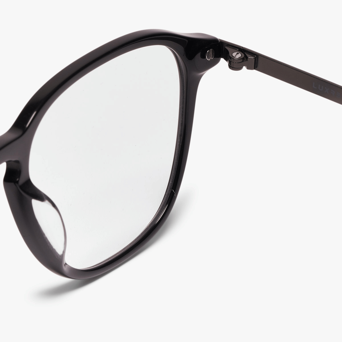 Luxreaders stylish Rønne Black Reading glasses. Made from Titanium in a Square shape.