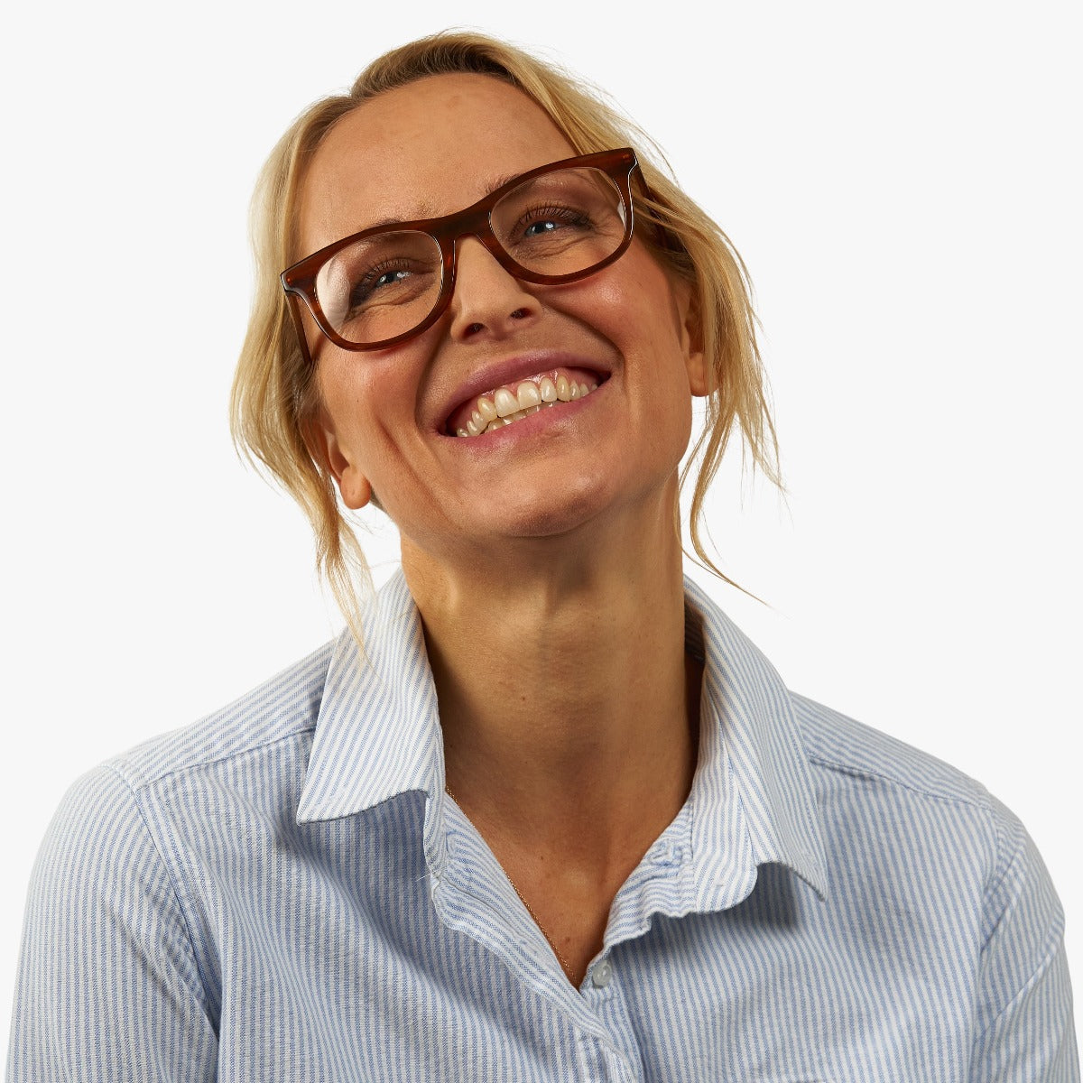 Luxreaders stylish Malmö Shiny Walnut Blue light glasses. Made from Acetate in a Square shape.