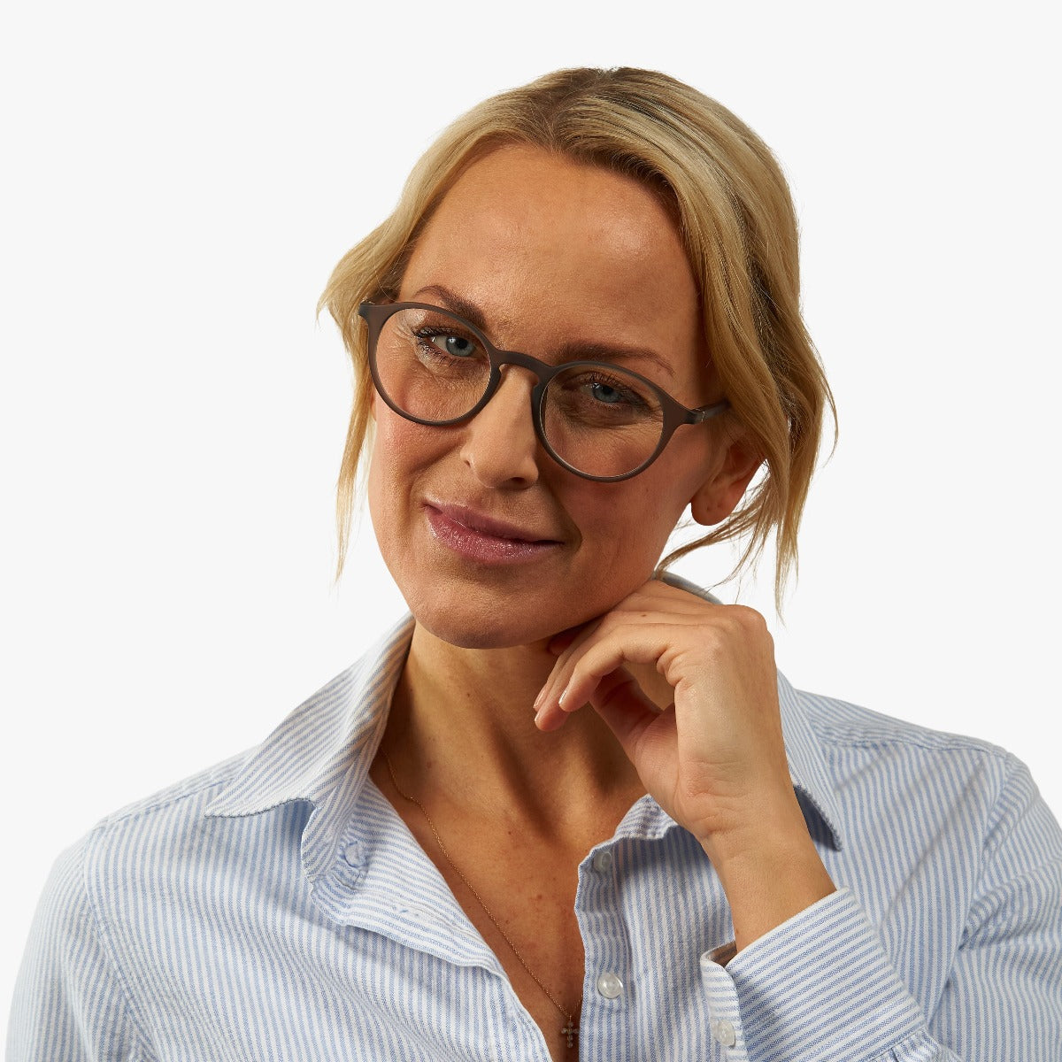 Luxreaders stylish Læsø Grey Reading glasses. Made from Rubber in a Round shape.