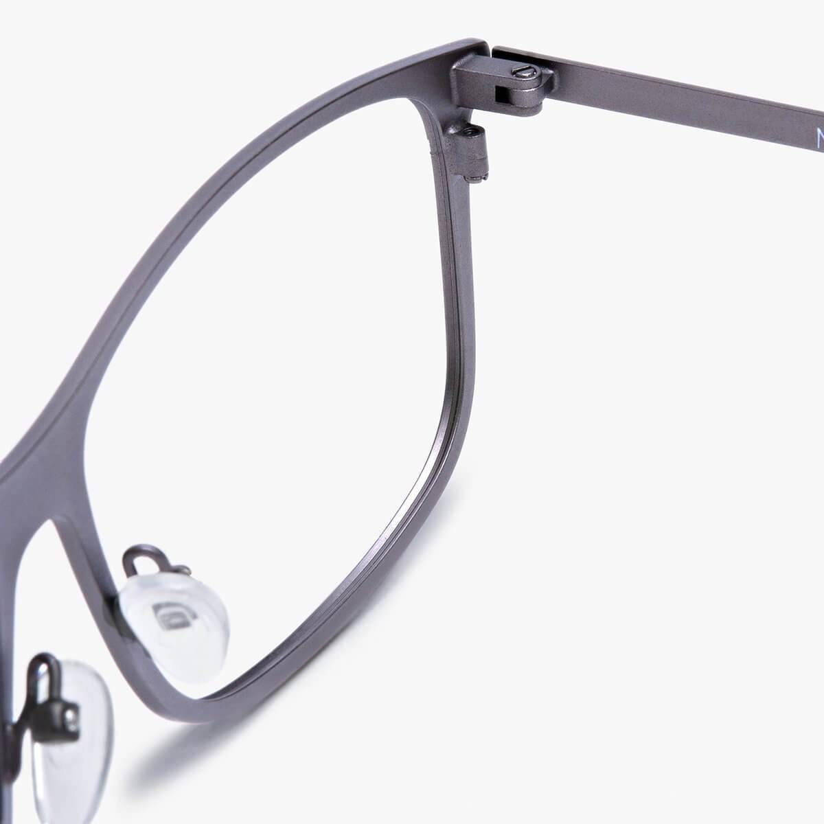 Luxreaders stylish Men's Møn Gun Blue light glasses. Made from Stainless steel in a Rectangle shape.