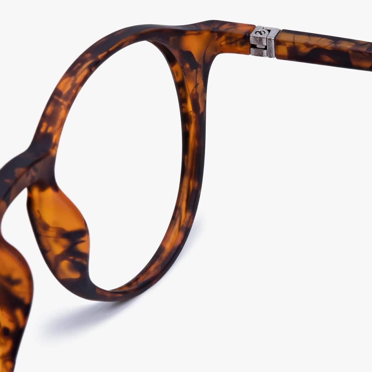 Luxreaders stylish Men's Læsø Turtle Reading glasses. Made from Rubber in a Round shape.