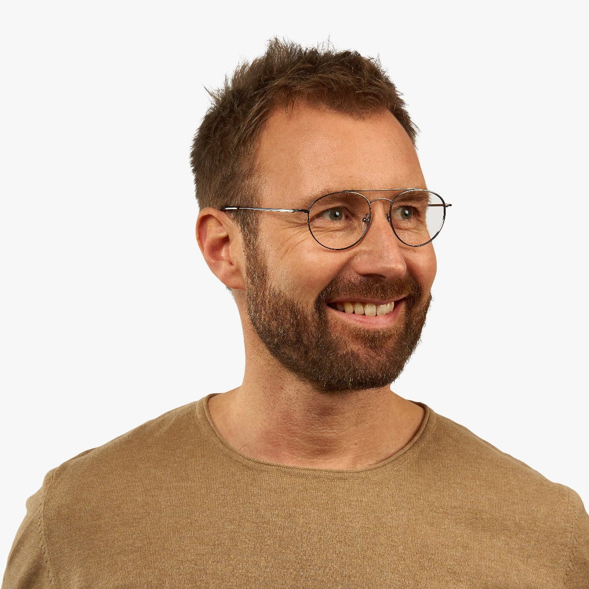 mens-goteborg-gun_reading-glasses_male-model-1.jpg?v=1771423199&width=1200