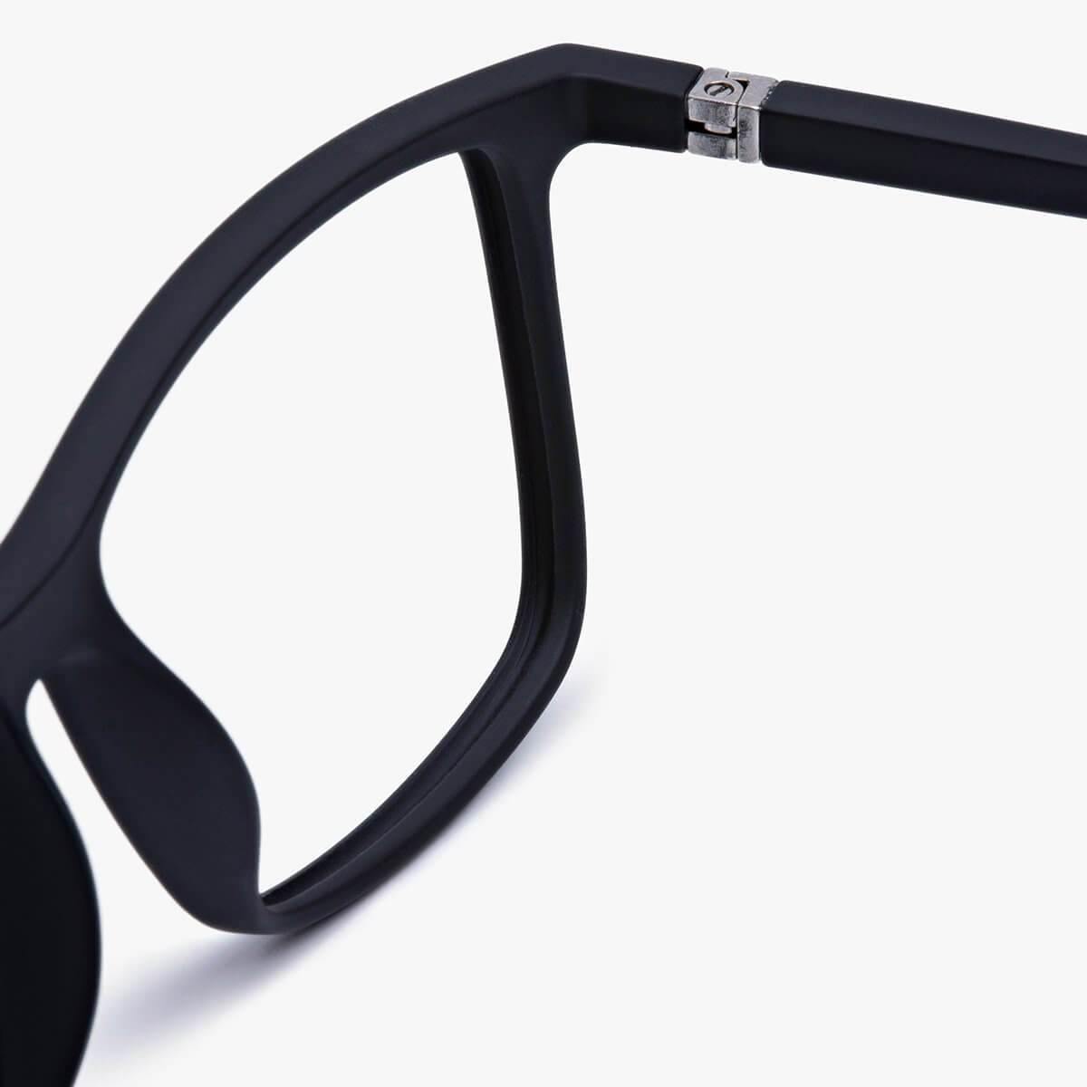 Men's København Black glasses with matte black frames and metal hinges