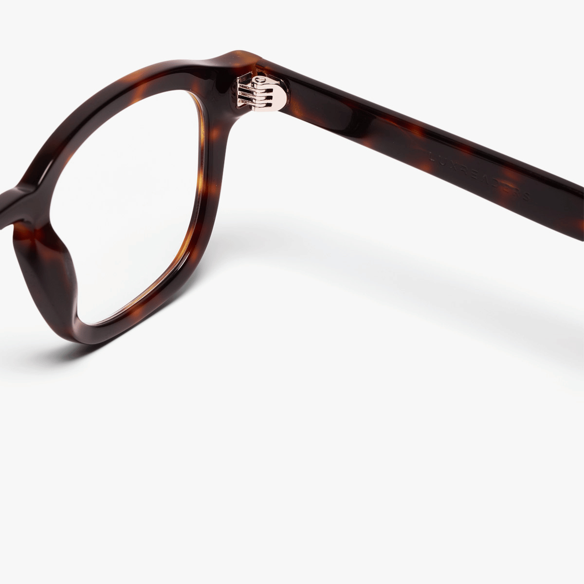 Tortoise shell reading glasses with a sleek design from Luxreaders