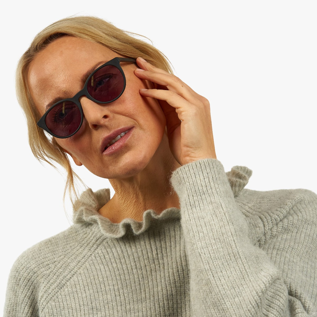 Person wearing Women's Örebro Black glasses